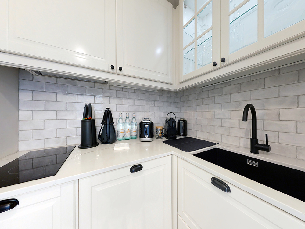 225.Kitchen